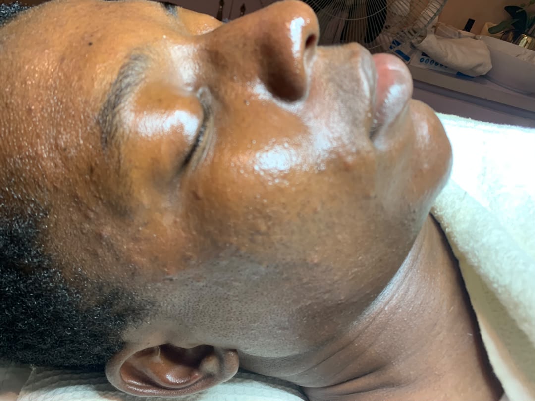 Deep Cleansing & Glowing Facial